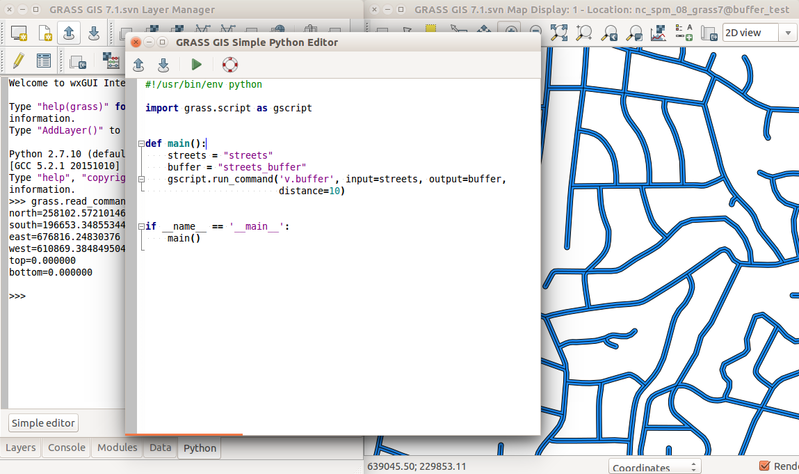 Editor simple de Python integrado a GRASS GIS (desde la versión 7.2) con la pestaña Python en el fondo y que contiene una consola de Python interactiva.